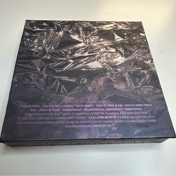 Urban Decay Troublemaker Eyeshadow Palette - Picture 13 of 14